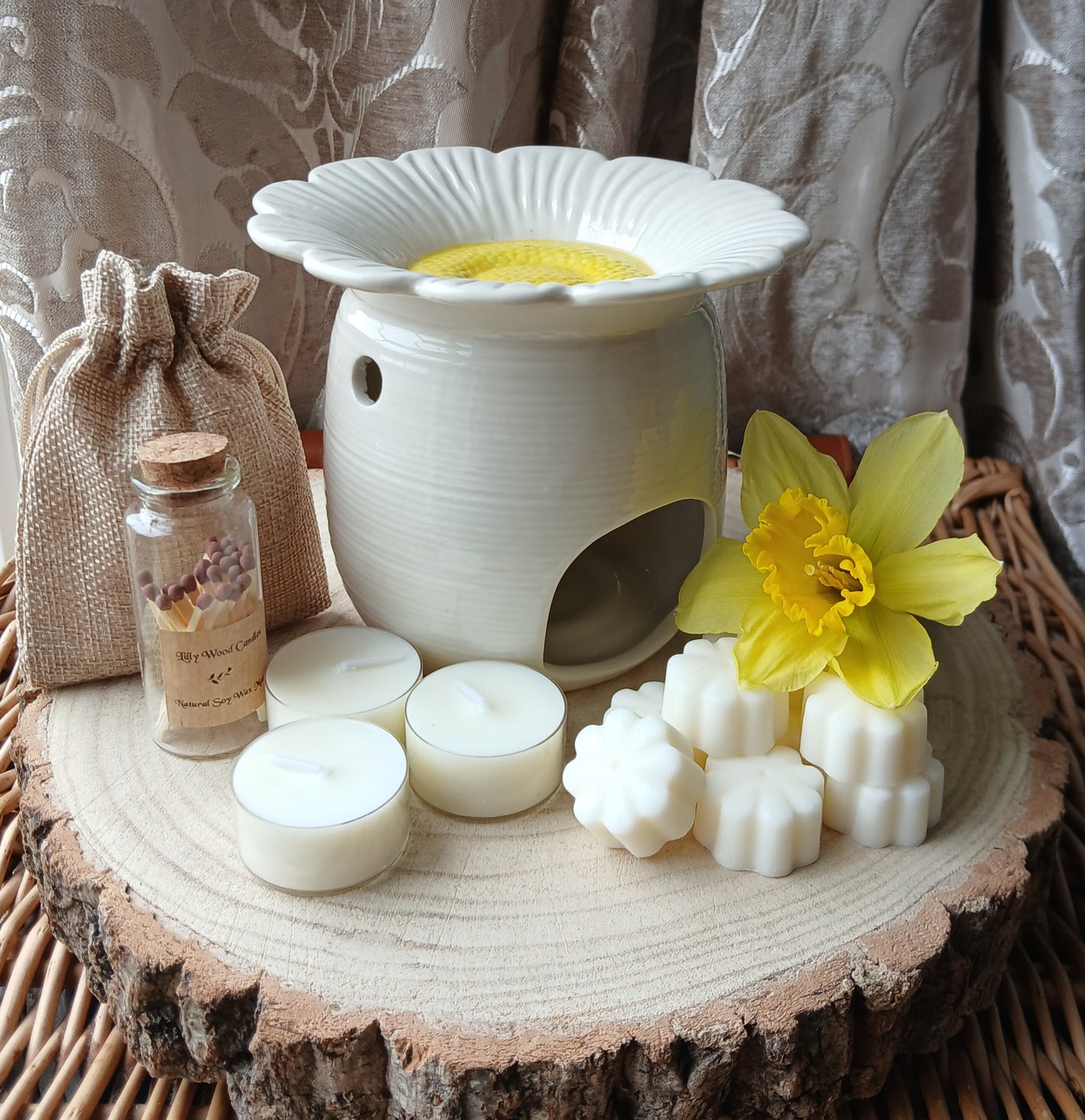 Free Delivery! Daisy - Gift Box