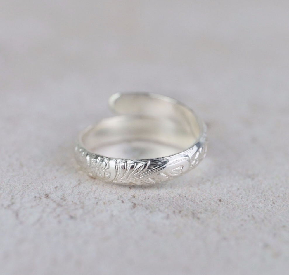Sterling Silver Floral Thumb Ring
