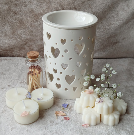 Free Delivery! Cream Hearts - Gift Box