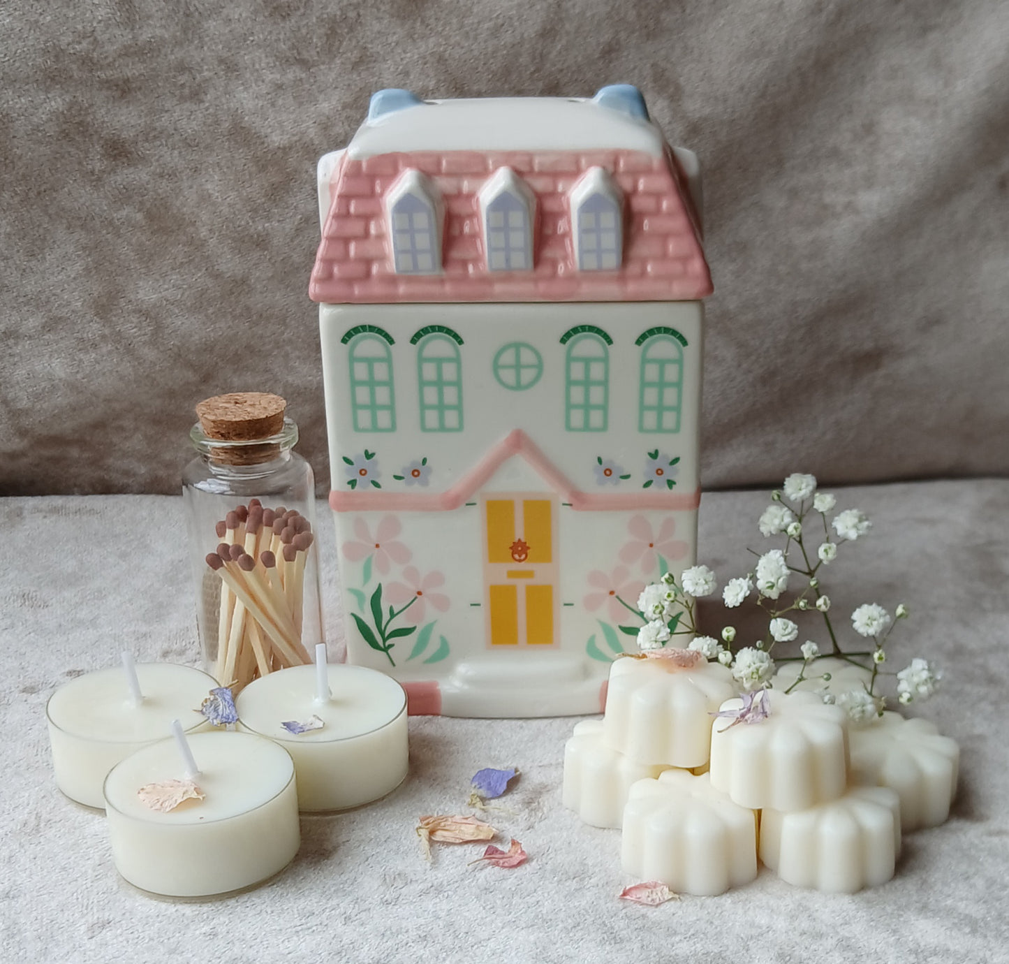 Free Delivery! Pastel House - Gift Box