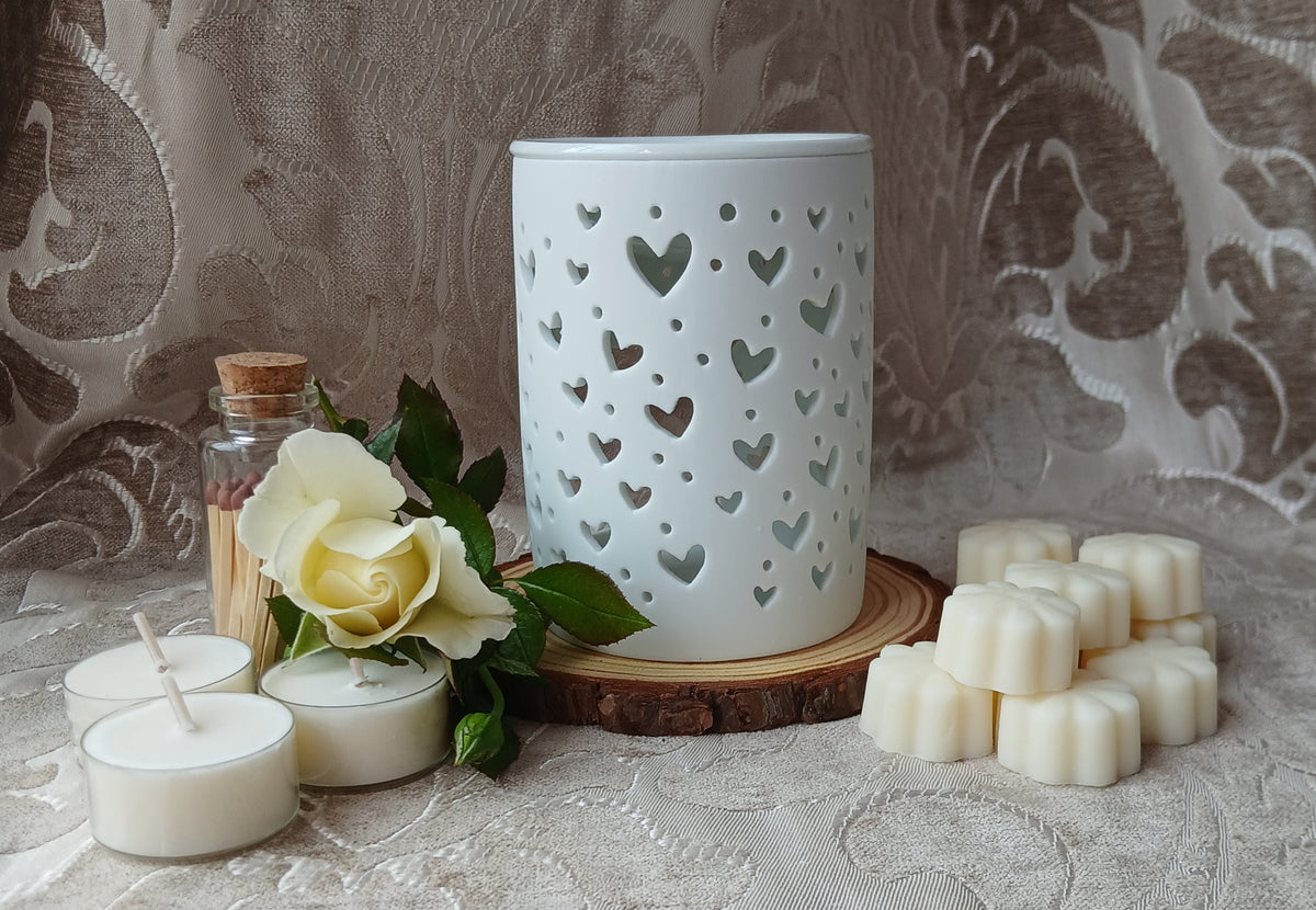 Tiny Cut Out Hearts Wax Melt Burner - Gift Box