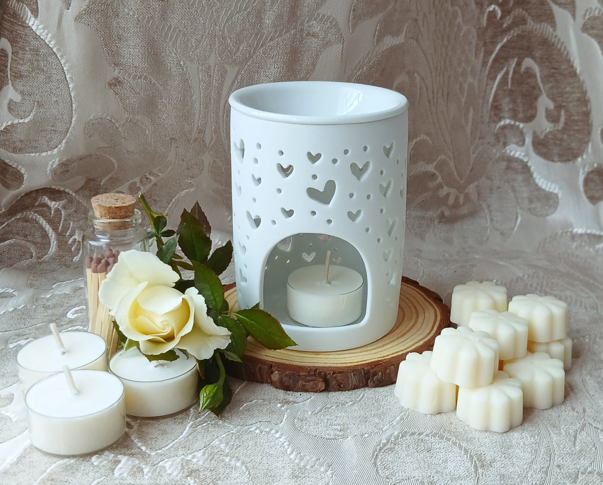 Tiny Cut Out Hearts Wax Melt Burner - Gift Box