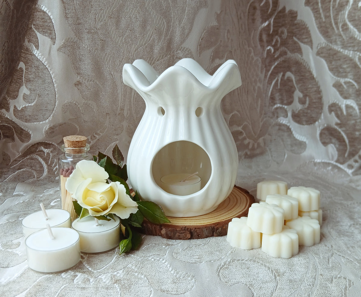 White Pleated Flare Wax Melt Burner - Gift Box