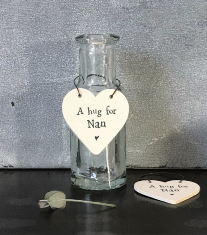 Free Delivery! Little Heart Tag - A hug for Nan