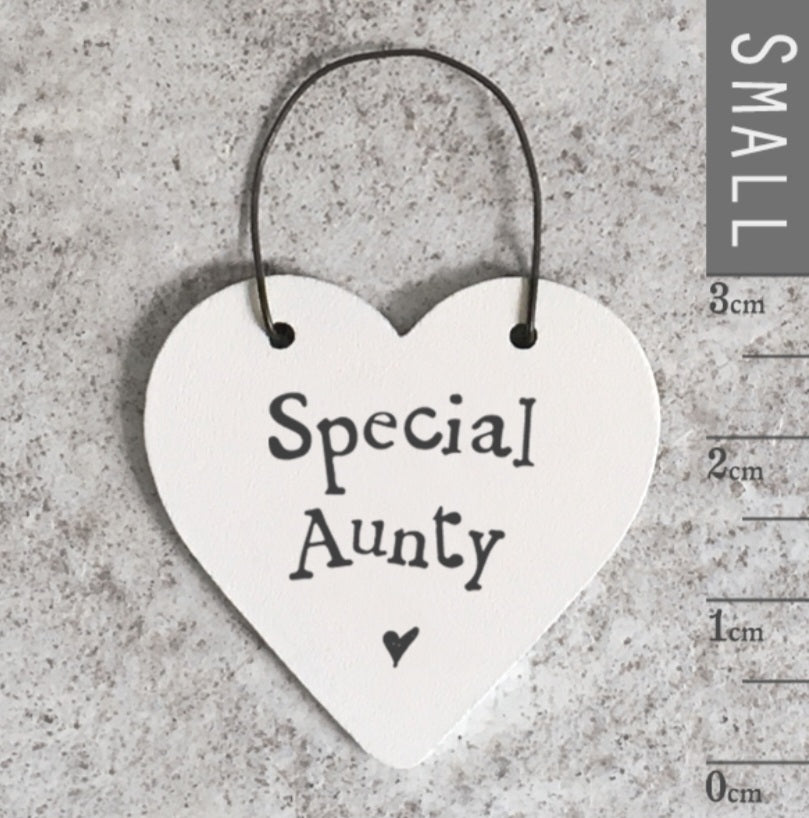Free Delivery! Little Heart Tag - Special Aunty