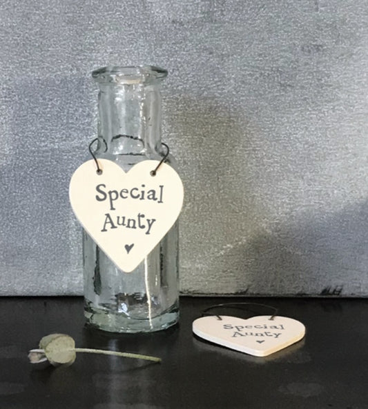Free Delivery! Little Heart Tag - Special Aunty